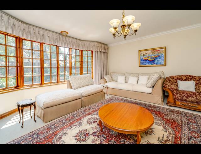 4 BEDROOM HOUSE FOR SALE IN LONEHILL